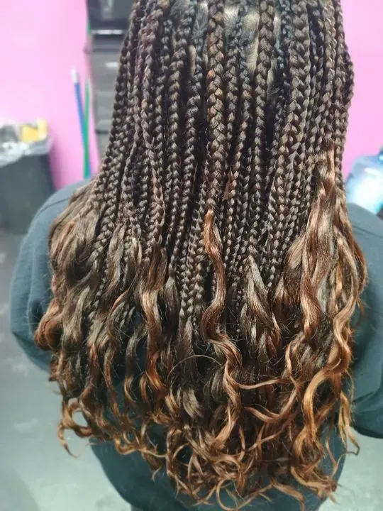 https://cdn.salonspotlight.com/photos/u5OZqFVsP3YZreuyWnd0/1cdd7985-63db-48b4-82f0-811160607040_720x720