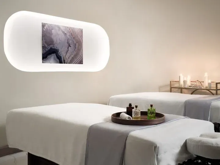 https://cdn.salonspotlight.com/photos/u6eVuGDayNkvXHAVshcZ/6ab26061-1114-497c-a1c0-9b6d798f787f_720x720