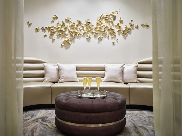 https://cdn.salonspotlight.com/photos/u6eVuGDayNkvXHAVshcZ/c693ac5d-9b2b-43f9-9a47-58fdceb430dd_720x720