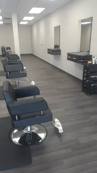 https://cdn.salonspotlight.com/photos/u7HbILsywGKJJCqT9gqZ/4491abdf-6127-4ec6-9d5c-b10adb210534_720x720