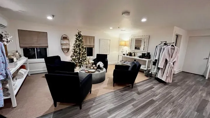 https://cdn.salonspotlight.com/photos/u7gWjYfYNAIdXTp3TWAp/2c996e7e-745d-4f10-b47d-05ee49bbf9b7_720x720