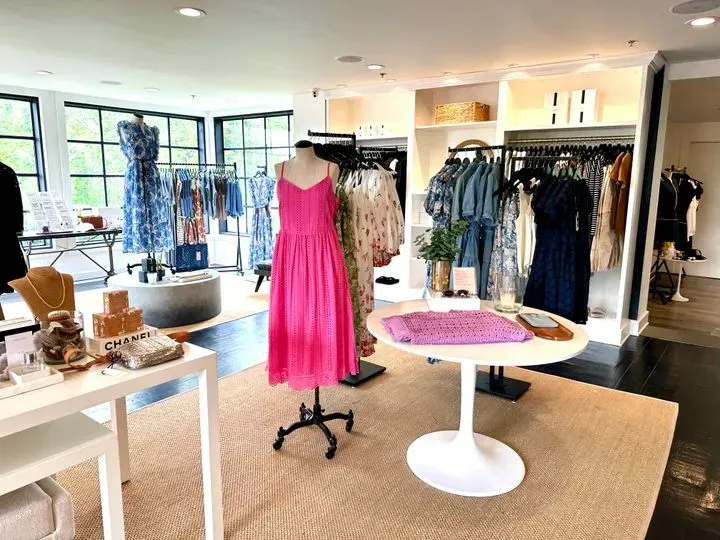 https://cdn.salonspotlight.com/photos/u7gWjYfYNAIdXTp3TWAp/868d8466-9948-446a-9565-d193a60971bd_720x720