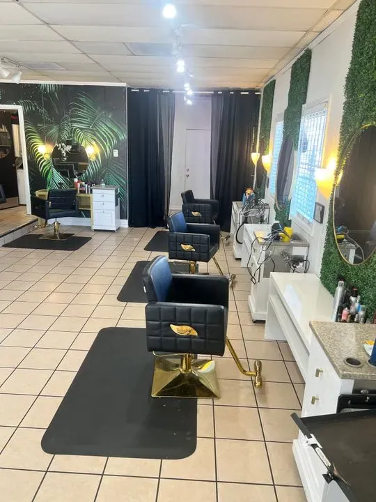 https://cdn.salonspotlight.com/photos/u9IGAL4N9Mmj2k9R09DL/2af6c9c8-06de-4108-a929-68b80d9c866f_720x720