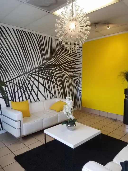 https://cdn.salonspotlight.com/photos/u9IGAL4N9Mmj2k9R09DL/ca3bb34f-54d1-4f0e-8ae1-fa4560a0252a_720x720