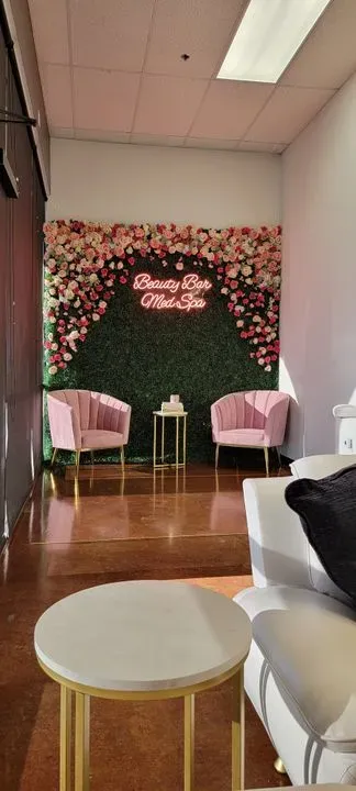 https://cdn.salonspotlight.com/photos/u9aAvlJtsjoaqmiysngZ/408f0582-b8f8-4c41-99a1-2dec43b8f9c4_720x720