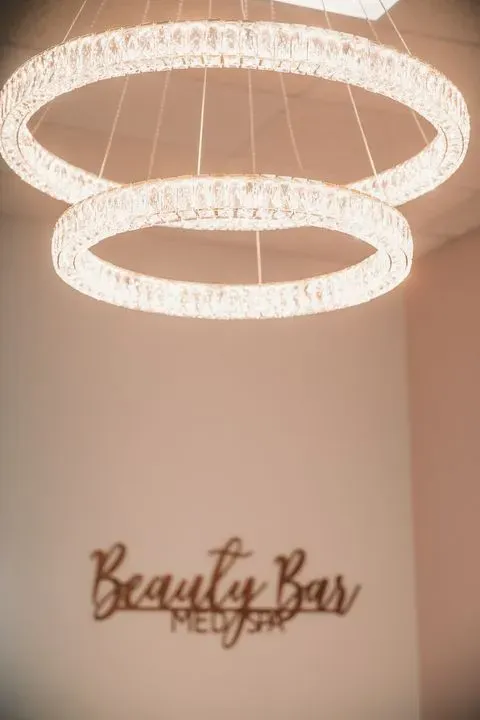 https://cdn.salonspotlight.com/photos/u9aAvlJtsjoaqmiysngZ/53080560-ee05-455b-bb06-0fe65c131bef_720x720
