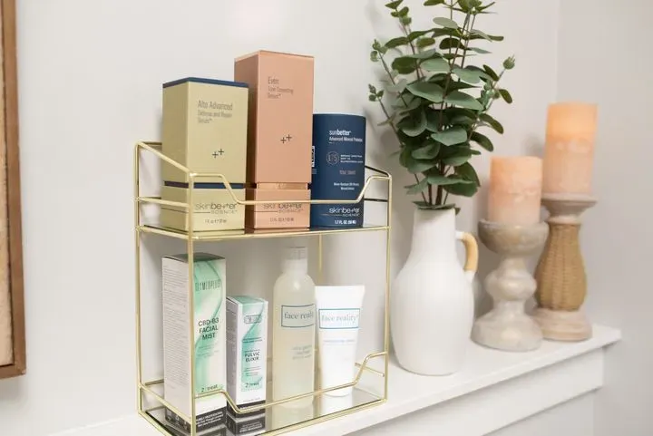 https://cdn.salonspotlight.com/photos/uCSW7bG2npLTtJAEpyev/20b340c2-7c04-47b8-a59f-639b6befa106_720x720