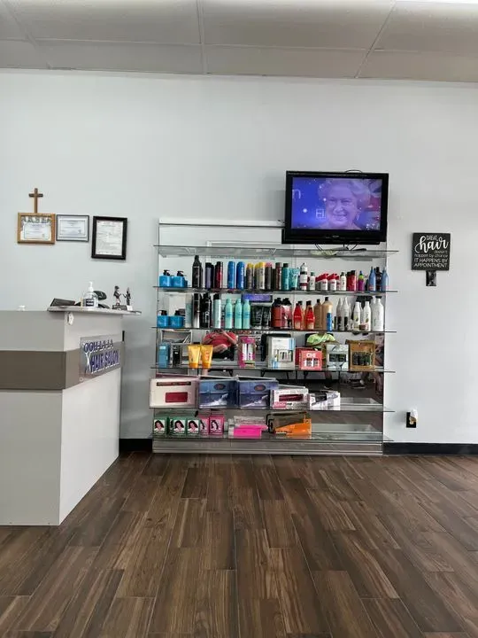 https://cdn.salonspotlight.com/photos/uCcS042RcsiD8bfx4ty5/5b1f28d1-5aa0-433b-a0c0-1a8a9b435c43_720x720