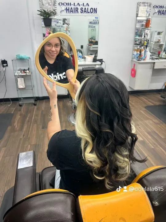 https://cdn.salonspotlight.com/photos/uCcS042RcsiD8bfx4ty5/c81035e5-32a8-4f36-9676-81436650236c_720x720