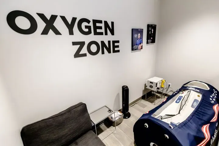 https://cdn.salonspotlight.com/photos/uE3fVGbWROv2lWE7zFuD/a12db822-fa35-44a4-951d-b1c4371009ca_720x720