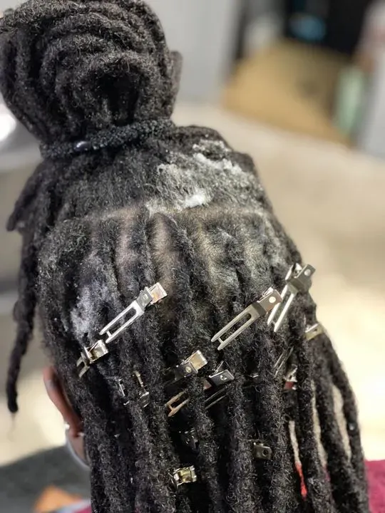 https://cdn.salonspotlight.com/photos/uEDtTpYhblomaNERpcxA/1cbf1bb0-154a-461d-9915-4126098792f3_720x720
