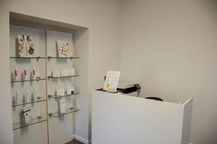 https://cdn.salonspotlight.com/photos/uJMV8HV0vwNue8w0ntlh/26f0fcb7-0ab9-425d-a732-976dbc7e38c4_720x720