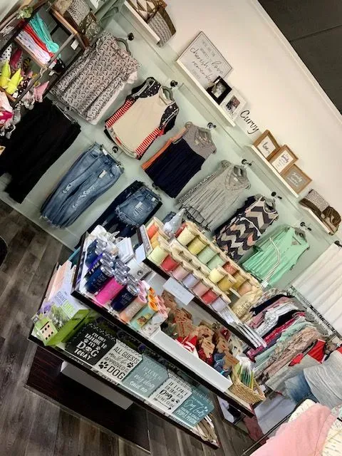 https://cdn.salonspotlight.com/photos/uKEF6xyT5J6aKgC7Dic1/b607b56b-59c6-421d-839e-eadcc591682f_720x720