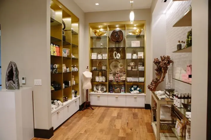 https://cdn.salonspotlight.com/photos/uO4ks2sUFrz41nImRpoe/2dc93652-6125-4d1c-9969-ae92cb8bedf9_720x720