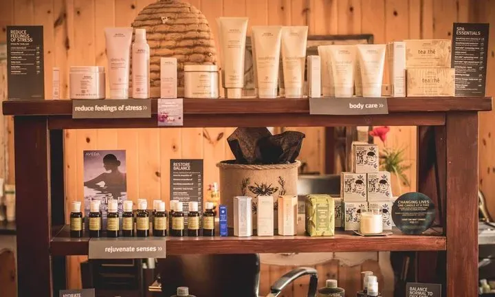 https://cdn.salonspotlight.com/photos/uQkTFXnYwGsXZtGuxYQO/0e495c44-2520-4997-9921-28b16e7e21fe_720x720