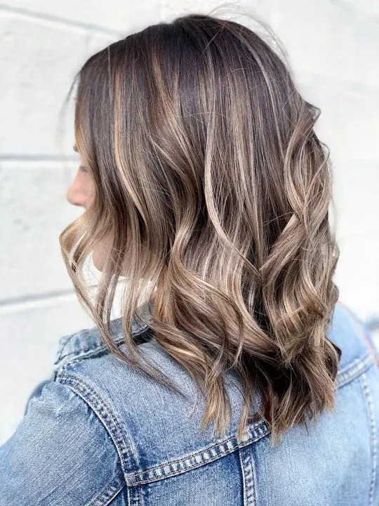 https://cdn.salonspotlight.com/photos/uTKbhZ6C1ROk5RLWnEqC/3fe84fcc-1aed-4822-b672-a10df2af7348_720x720