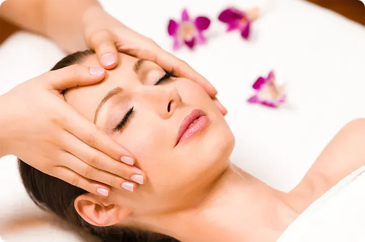https://cdn.salonspotlight.com/photos/uVTOsF2vTzLXGQw8r8lZ/0bb6aefb-dd3b-45d4-92fb-1505df9e2d78_720x720