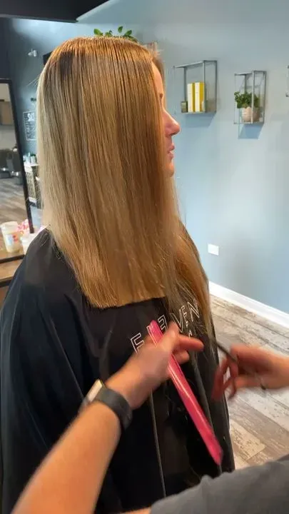 https://cdn.salonspotlight.com/photos/uVdIT8XU9eCtnpmCN0t5/d4eed63c-65ed-4f37-92f5-4b27eddc2c4c_720x720