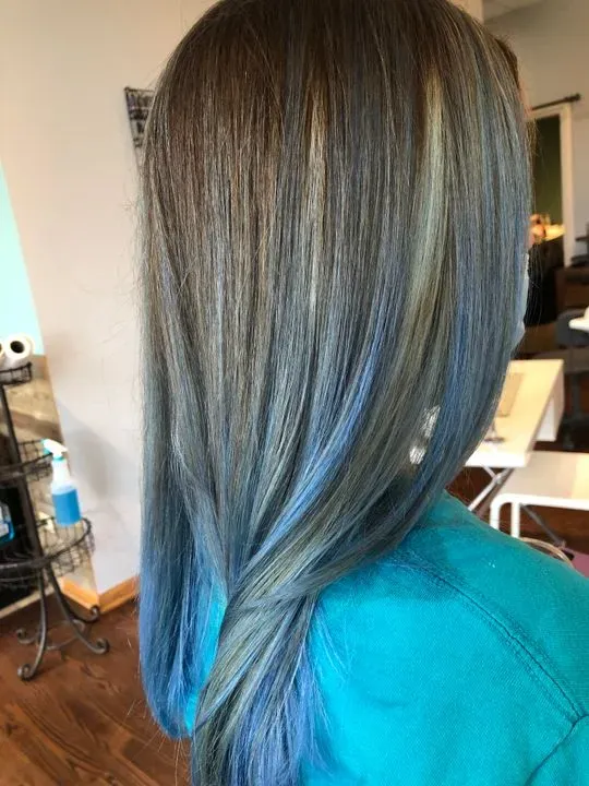 https://cdn.salonspotlight.com/photos/uVdIT8XU9eCtnpmCN0t5/ffbdb39e-5417-4d0e-bcbd-8ce2cf65c68c_720x720