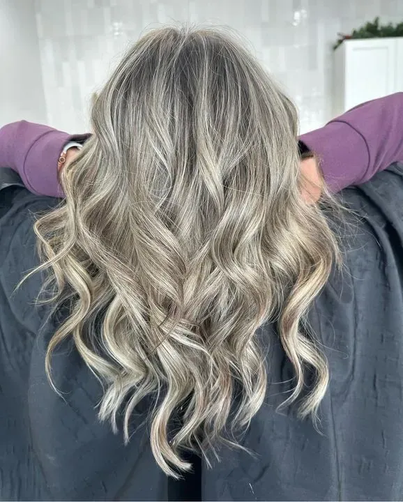 https://cdn.salonspotlight.com/photos/uWTA9rEYYKjWDgTbtBsa/64e7e733-8e11-4af3-bf24-e90a845094bc_720x720