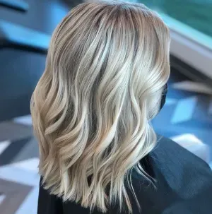 https://cdn.salonspotlight.com/photos/uX1RG2h0Op06vnRTK1Vm/23a402bc-9452-45d4-9060-ede9813db4bc_720x720