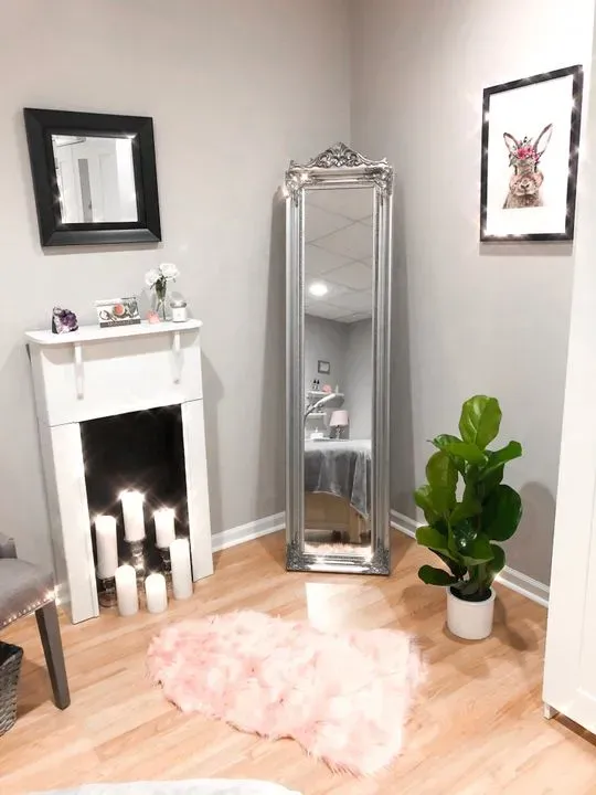 https://cdn.salonspotlight.com/photos/uaLXn6KtcLQaD65Yg81C/e4723ee6-51c5-40e8-92b7-5c80f950b191_720x720