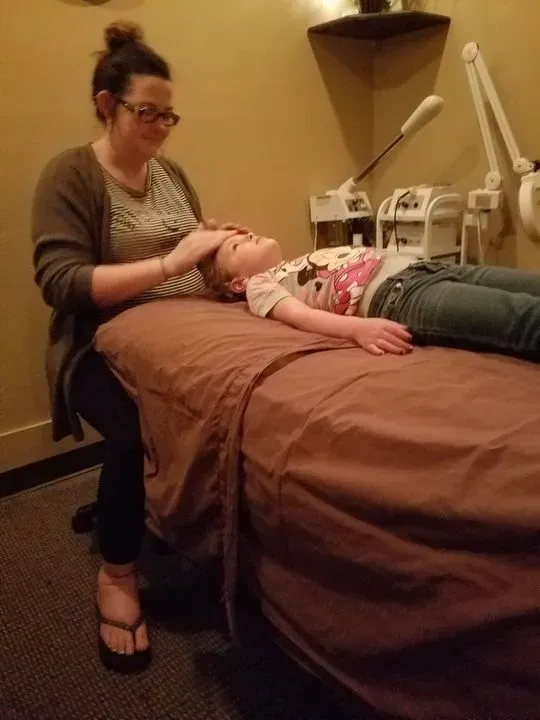 https://cdn.salonspotlight.com/photos/uckk1MffZad2Tdfo9npp/316e13b2-f76f-4df4-8b85-227b021c2228_720x720