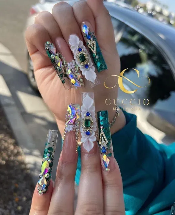 https://cdn.salonspotlight.com/photos/udbzsgV82aBImPZ1nWrL/133aec3f-f4da-4099-8219-a1adf873a8f4_720x720