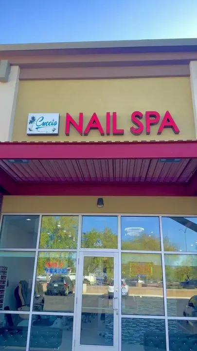 https://cdn.salonspotlight.com/photos/udbzsgV82aBImPZ1nWrL/71b85342-2220-4412-92ba-63c7e686b04e_720x720