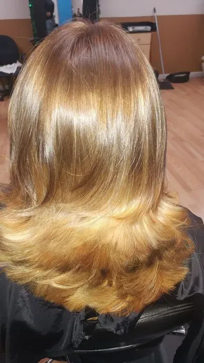 https://cdn.salonspotlight.com/photos/ui3Ocn1aMVQvDgetuy3F/55b4598f-514c-4252-8d28-d82bfa285a41_720x720