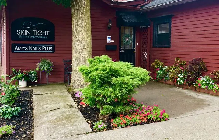 https://cdn.salonspotlight.com/photos/ukDwruPV7PWBrDoR25JV/a296a0f6-8307-4837-b58b-f3a236ff1612_720x720
