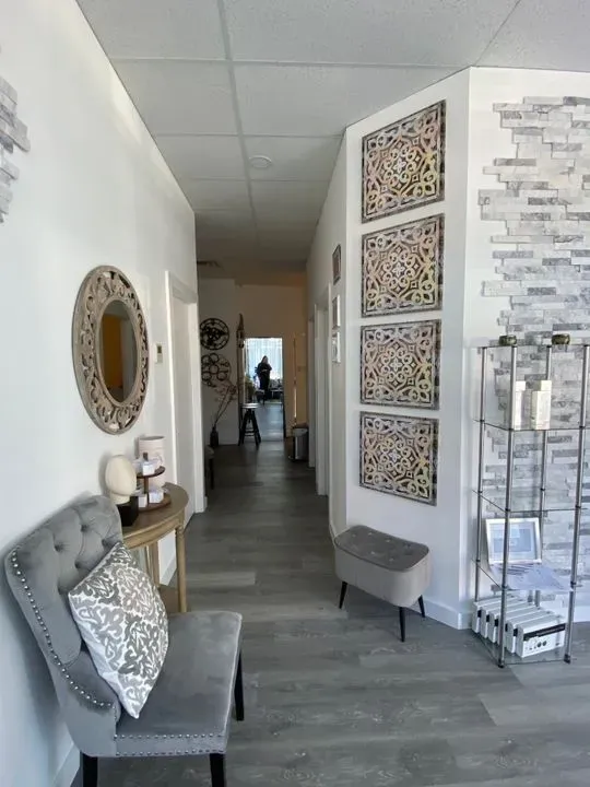 https://cdn.salonspotlight.com/photos/ulEqV0SzTitaOl18H3iy/8223bc6f-3ed2-4017-a111-7bdc2cc40ca8_720x720