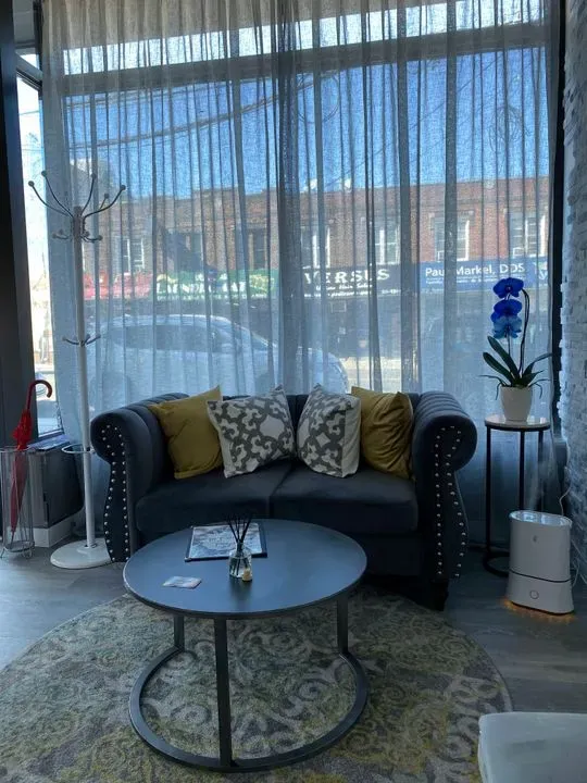 https://cdn.salonspotlight.com/photos/ulEqV0SzTitaOl18H3iy/8316b347-a50e-4b4c-a4ca-24371dd8c7df_720x720
