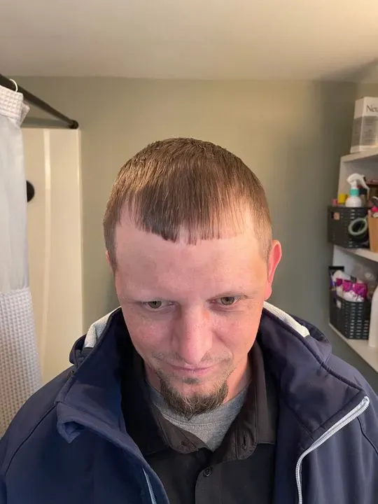 https://cdn.salonspotlight.com/photos/ulI06nW4VXuEuD2kRThu/2fc38012-21f2-4988-9966-ae9fdb65f1a9_720x720