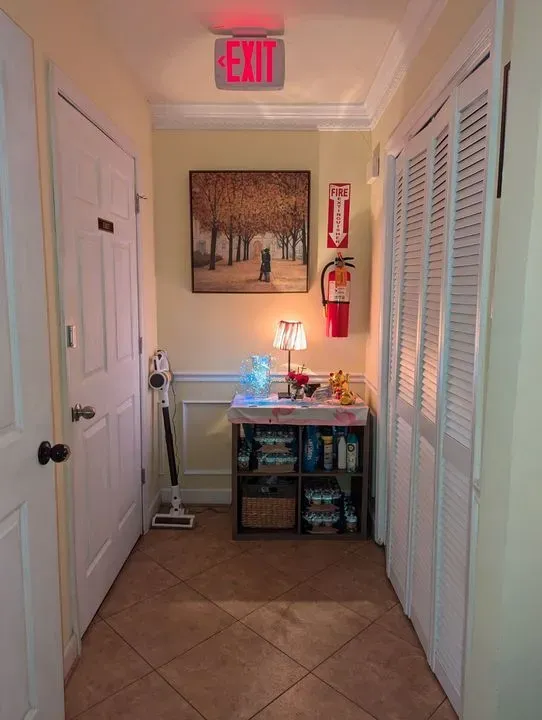 https://cdn.salonspotlight.com/photos/um1rUPMc6vTuzHzcmPRC/c81fc33f-6272-41d3-86df-199d4db08b65_720x720