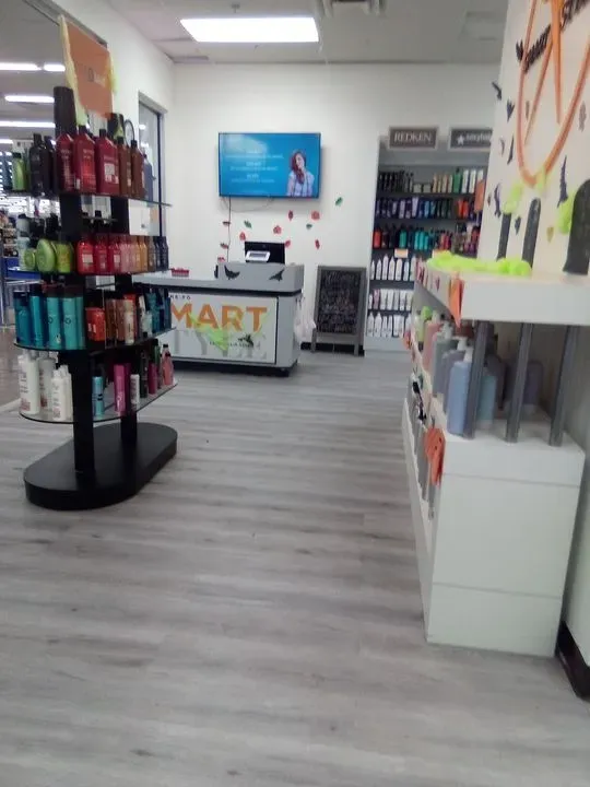 https://cdn.salonspotlight.com/photos/ungPVaz0YMXohiNhGfey/6fe6627b-6b11-42cf-9b55-a7140c3d85c9_720x720