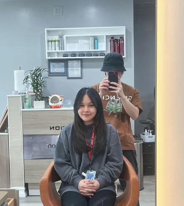 https://cdn.salonspotlight.com/photos/upaN5z60LDIglXBOV4I3/e522984a-793f-4c3f-9da8-f8e2b85272ad_720x720