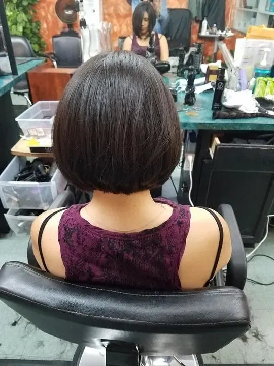 https://cdn.salonspotlight.com/photos/urwftxyF8651HuLhv6Of/9db91178-ab4e-4fd5-928b-d88f92f95eb1_720x720