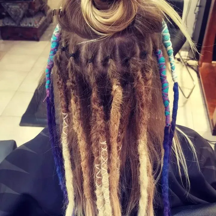 https://cdn.salonspotlight.com/photos/usmV3RzHSR0PZx8CAOoM/93e2f51b-9ecd-4d4e-91e3-112c42667f35_720x720