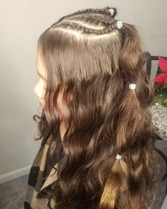 https://cdn.salonspotlight.com/photos/usmV3RzHSR0PZx8CAOoM/9f056a9e-4388-4d9a-9478-ebf226a41921_720x720
