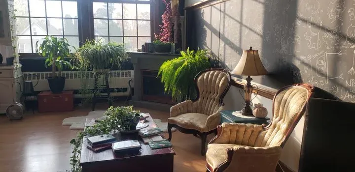 https://cdn.salonspotlight.com/photos/utRMbJFTQopoD97eiVtj/4833e4d1-1d14-44f2-b175-78891615daa3_720x720
