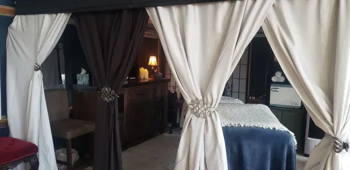 https://cdn.salonspotlight.com/photos/utRMbJFTQopoD97eiVtj/fa58203e-1f02-4085-b9cf-1b6f100b4973_720x720
