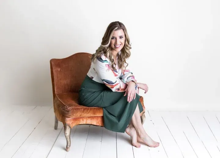 https://cdn.salonspotlight.com/photos/v006ZEEMHtXPCeXksWt7/adfa618e-c497-4a1b-845a-04aa0eddcf23_720x720