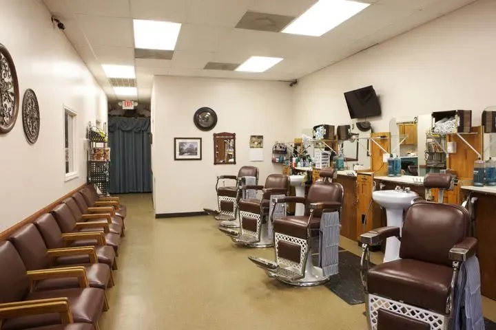 https://cdn.salonspotlight.com/photos/v08Hf4dS7SOLT0UWEeZJ/f5a2132e-6807-4fbf-860e-0107fdb8c216_720x720