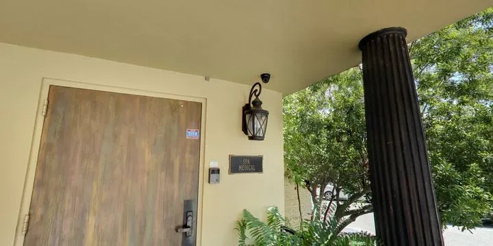 https://cdn.salonspotlight.com/photos/v0CqdknOWDKuIOC647Vn/6a6208c7-6827-4c5a-95d5-83efa0427197_720x720