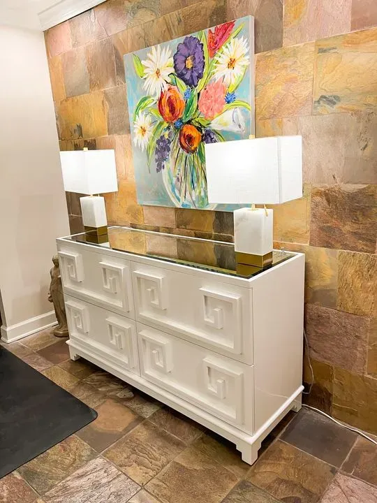 https://cdn.salonspotlight.com/photos/v0CqdknOWDKuIOC647Vn/d2cbc6d7-b94f-465c-bfab-810c9698cf9b_720x720