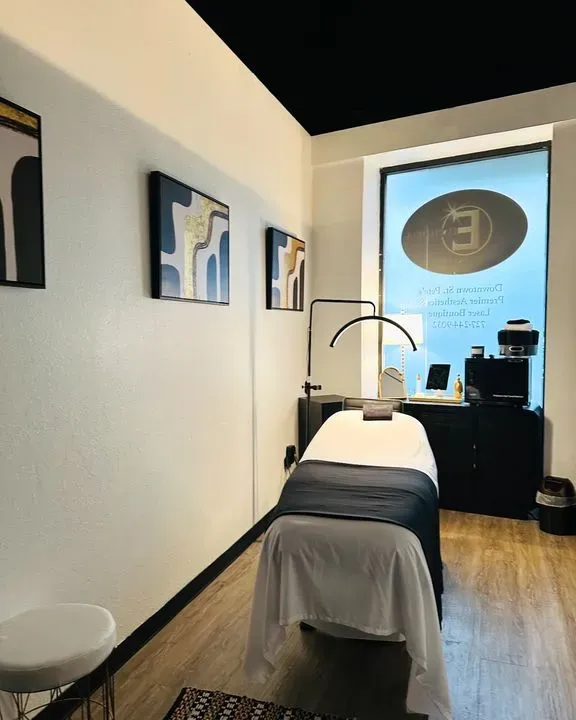 https://cdn.salonspotlight.com/photos/v2mdV5xul7tVnFUshXwr/c0dd9cb4-a456-4ad9-b088-d59694b877c5_720x720