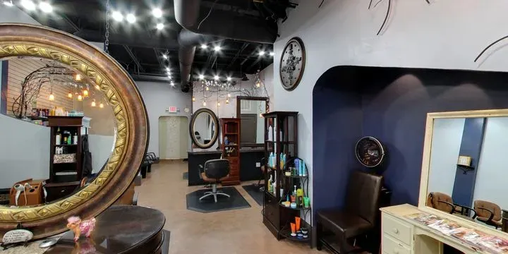 https://cdn.salonspotlight.com/photos/v4YeK1VRTUDfEqNINVv7/fd429f1b-92c4-4ffb-9db2-eee03f782ca0_720x720