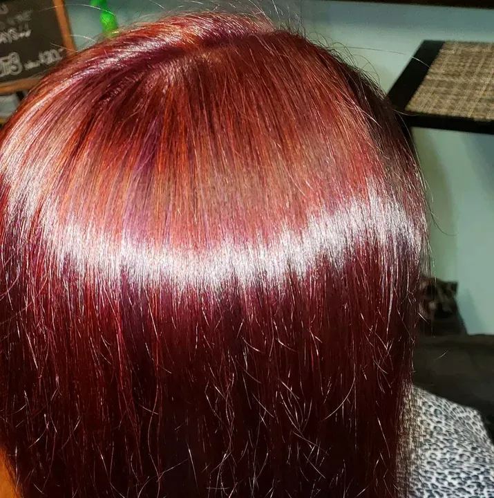 https://cdn.salonspotlight.com/photos/vFiuqTB2w6sPsn845oY1/7addc9e6-ab53-44d3-bed3-36cc3d08d8d3_720x720