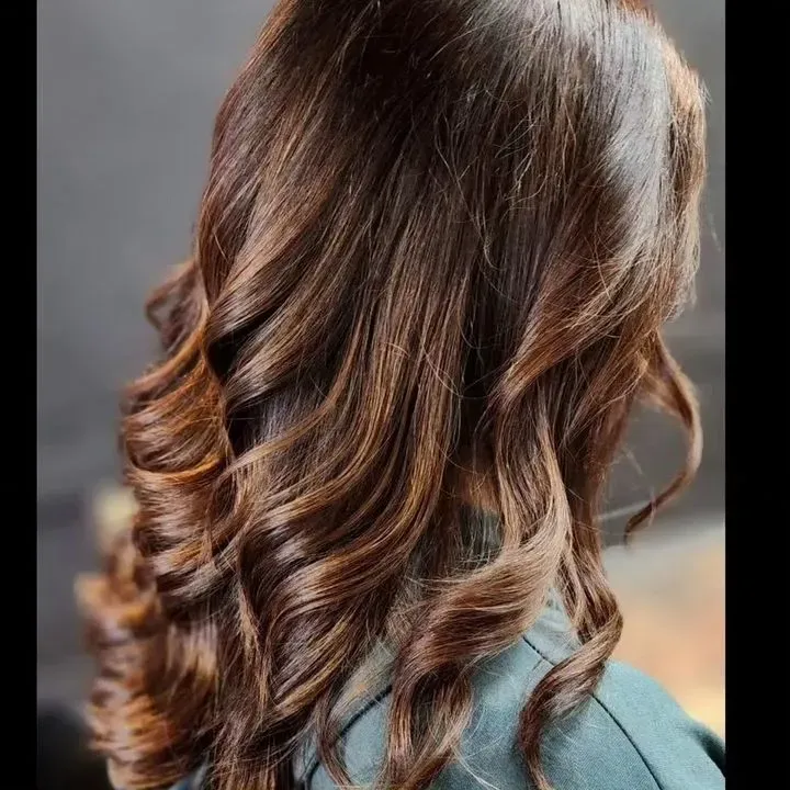 https://cdn.salonspotlight.com/photos/vFiuqTB2w6sPsn845oY1/851f98b2-19ed-4698-9984-dcbb7fcff227_720x720